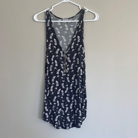 Zippered top from bootlegger - Picture 1 of 3